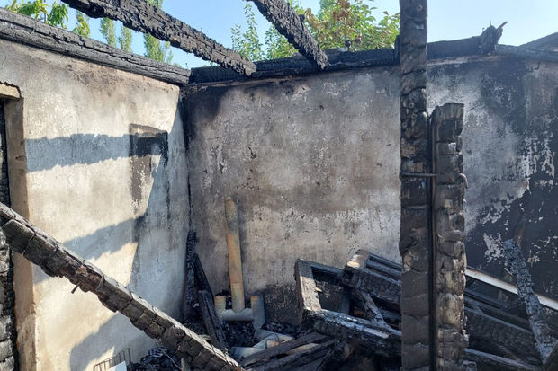 50 yaşlı kişi qadının evini yandırdı - VİDEO